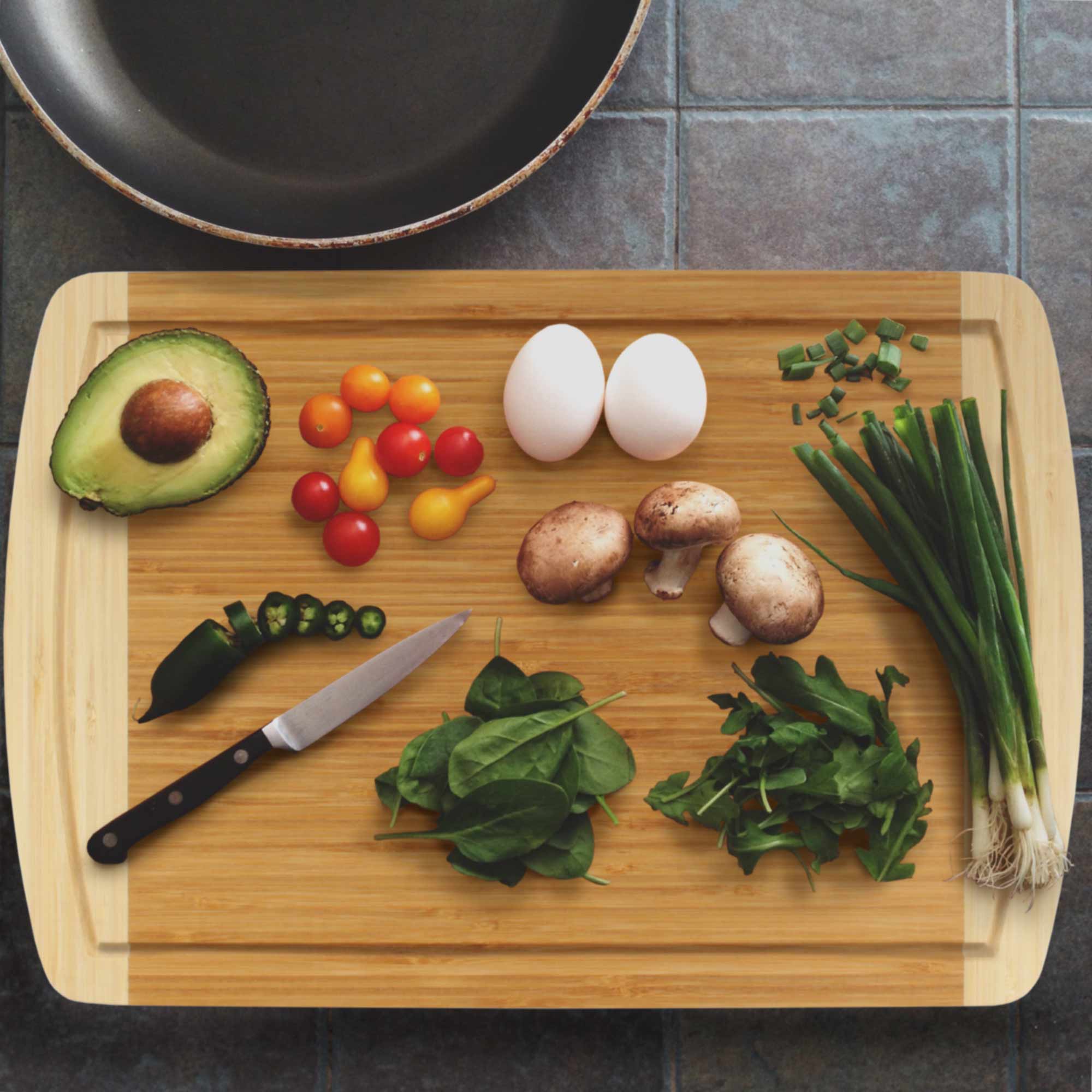 Grooved Two-Tone Bamboo Cutting Board 17.25" x 11.75" x 0.75" - Image 4